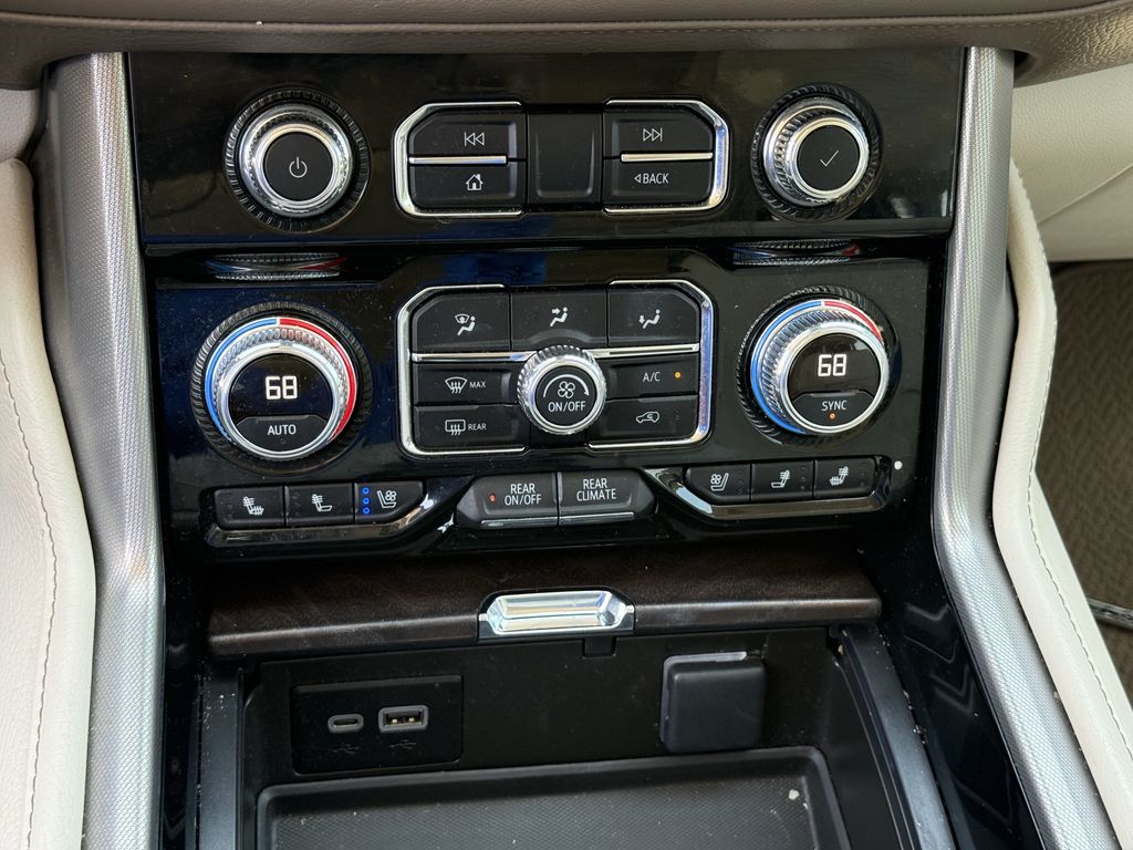2024 GMC Yukon XL Denali - Photo 18
