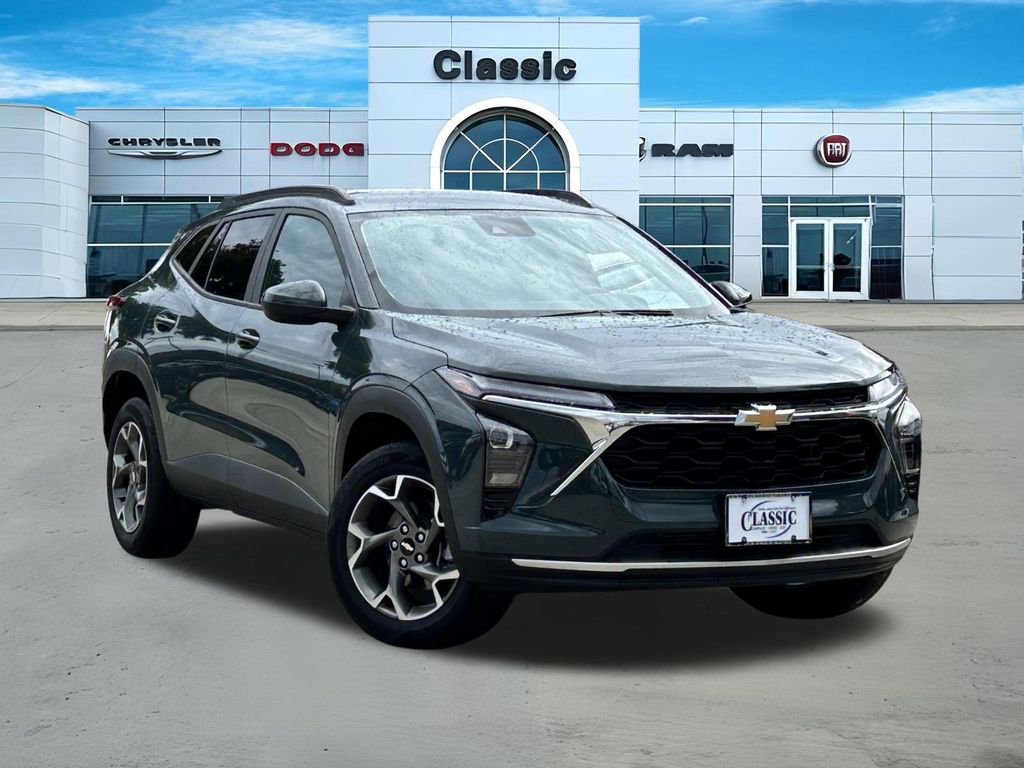2025 Chevrolet Trax LT's photo