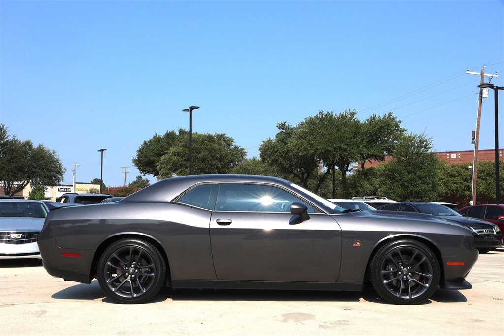 2022 Dodge Challenger R/T Scat Pack photo 3