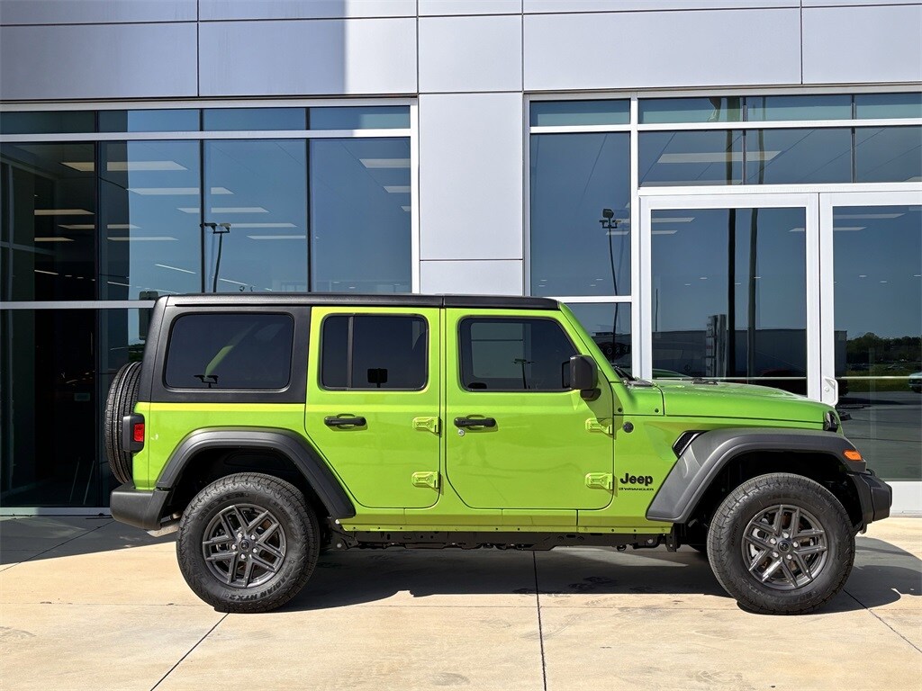 2025 Jeep Wrangler Sport S photo 3