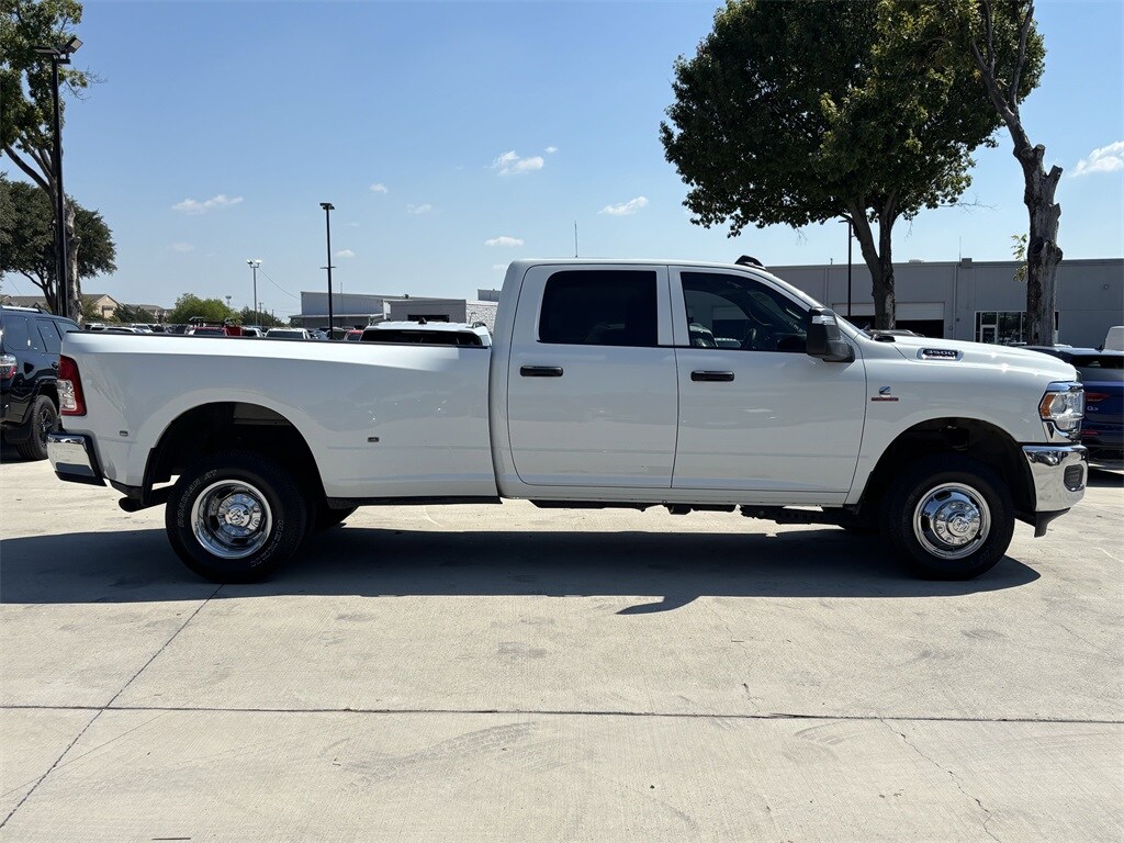 2024 Ram 3500 Tradesman photo 2