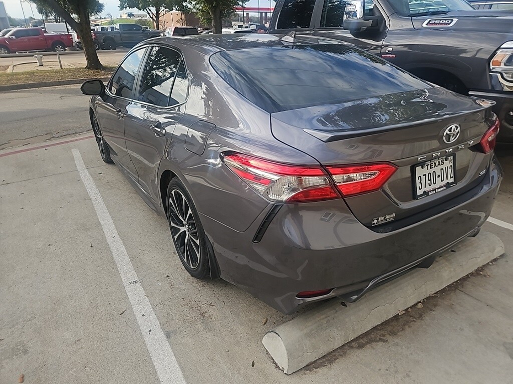 2019 Toyota Camry L photo 2