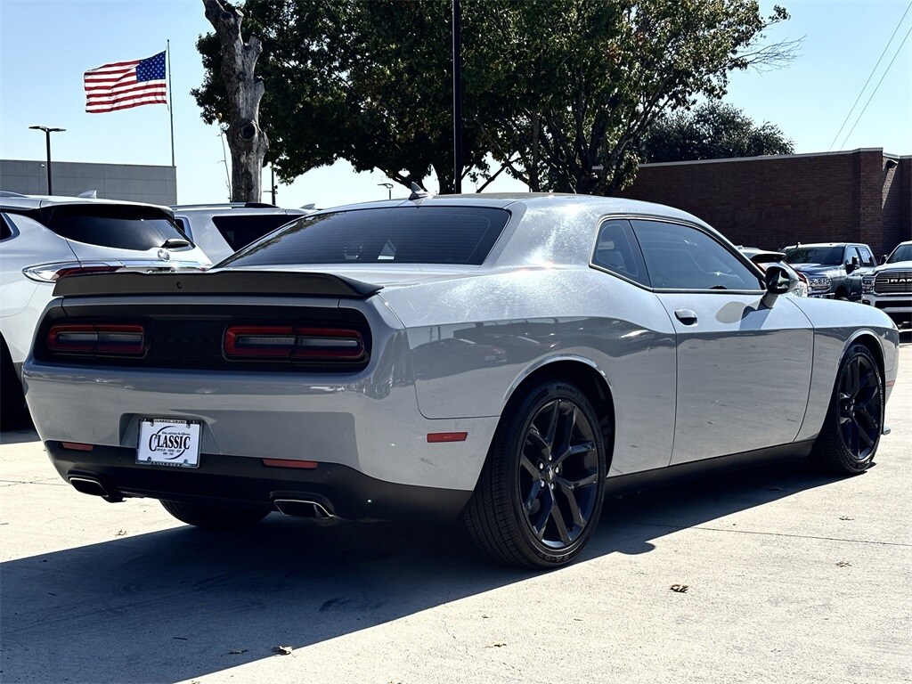 2022 Dodge Challenger GT photo 2