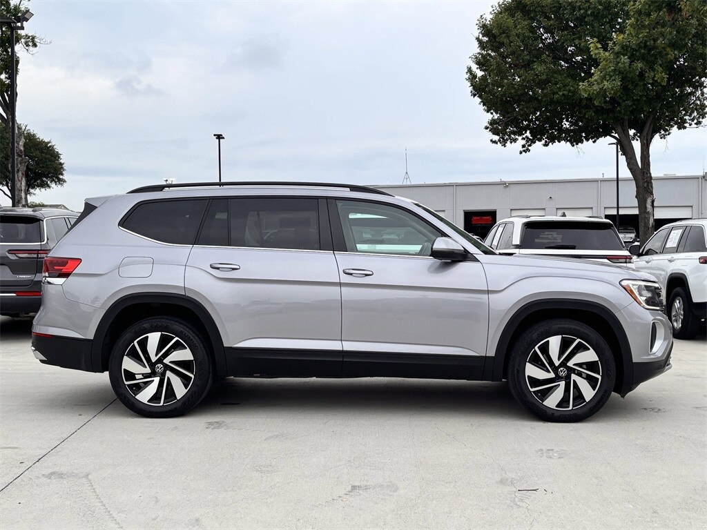 2024 Volkswagen Atlas SE Technology photo 3