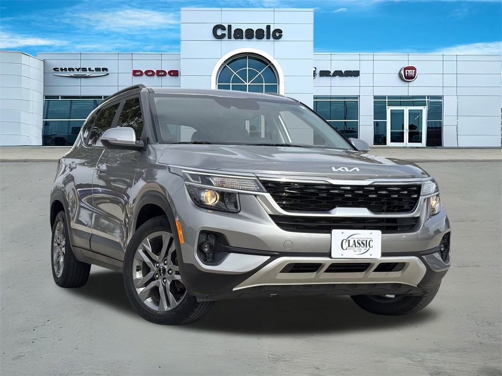 2023 Kia Seltos S's photo