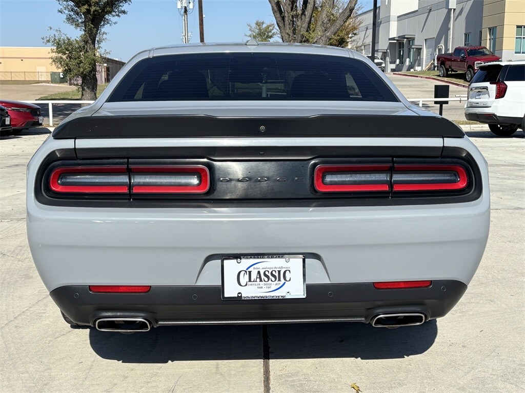 2022 Dodge Challenger GT photo 3