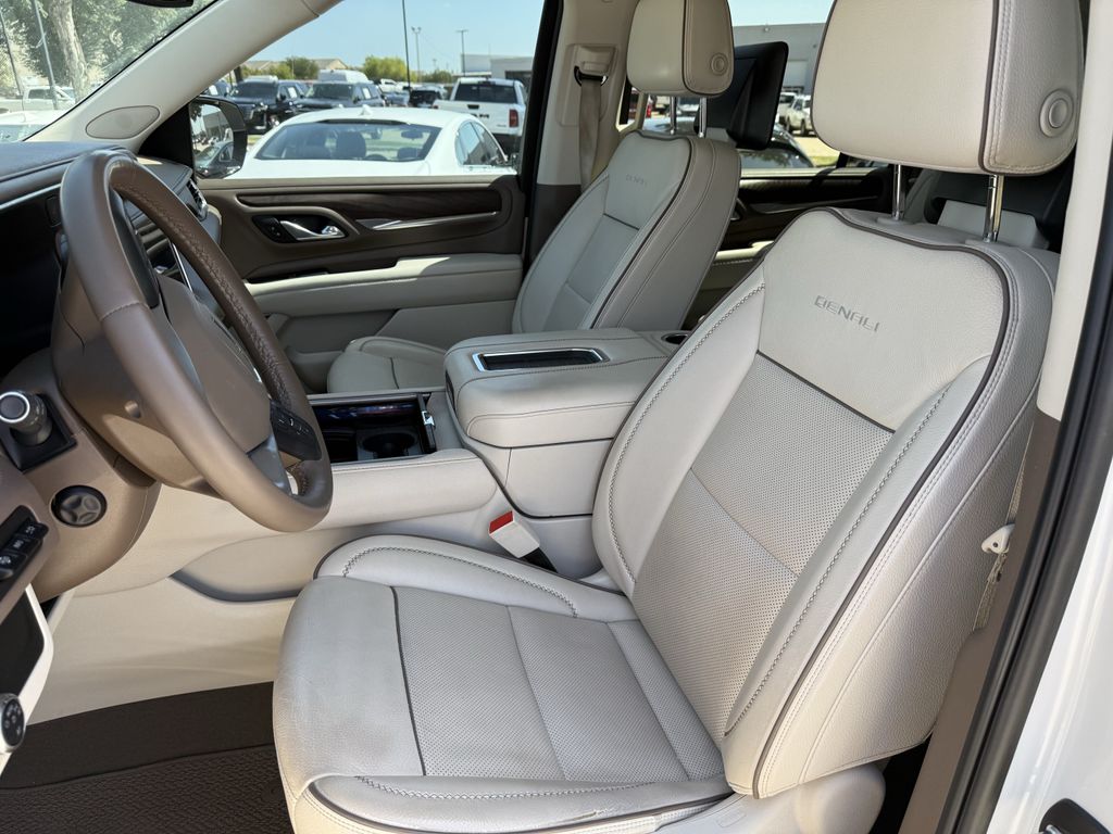 2024 GMC Yukon XL Denali - Photo 25
