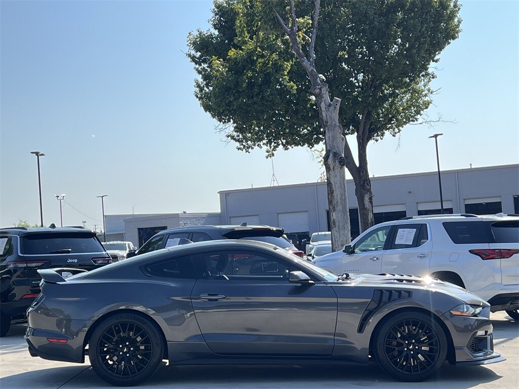 2020 Ford Mustang GT photo 3