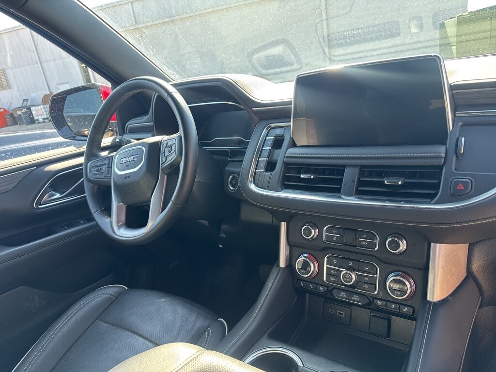 2024 Gmc Yukon XL SLT photo 2