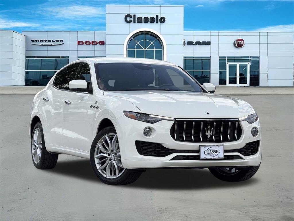2022 Maserati Levante GT photo 2