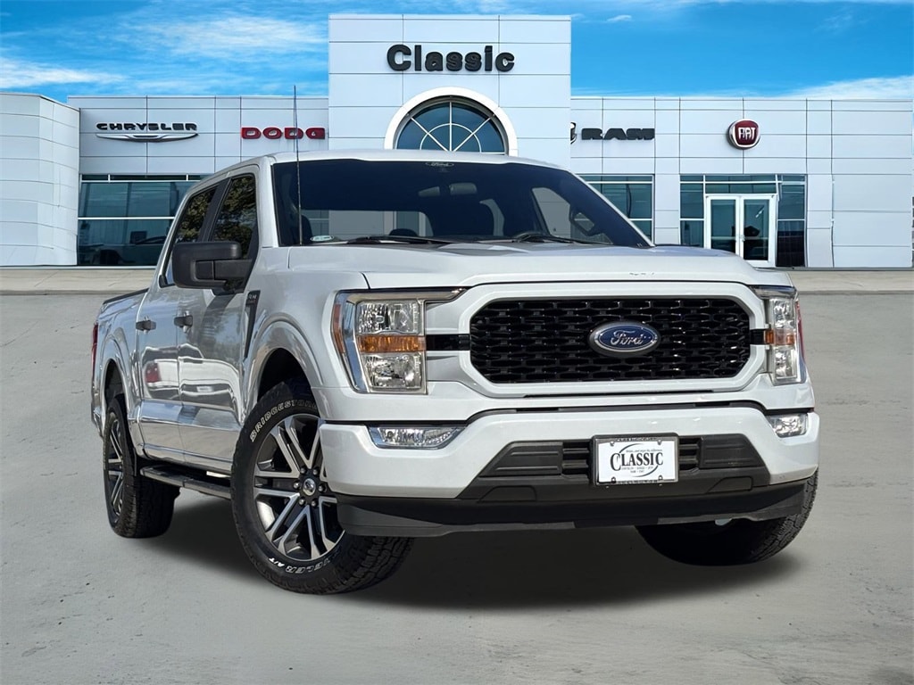2021 Ford F-150 XL's photo