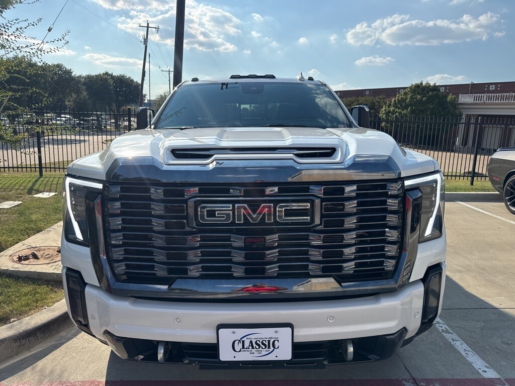 2024 Gmc Sierra 3500 HD Denali Ultimate photo 2