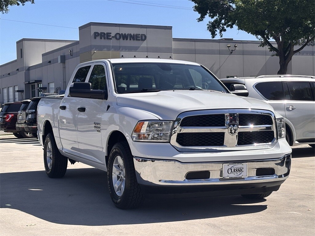 2023 Ram 1500 Classic Warlock photo 2