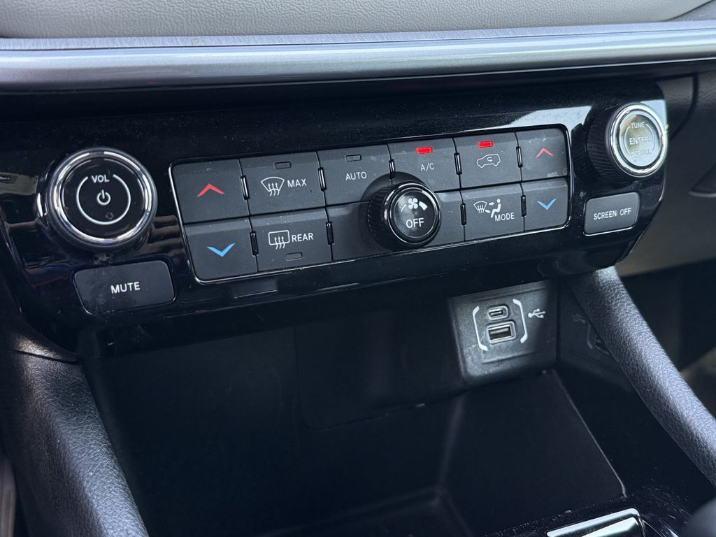 2025 Jeep Compass Limited - Photo 18