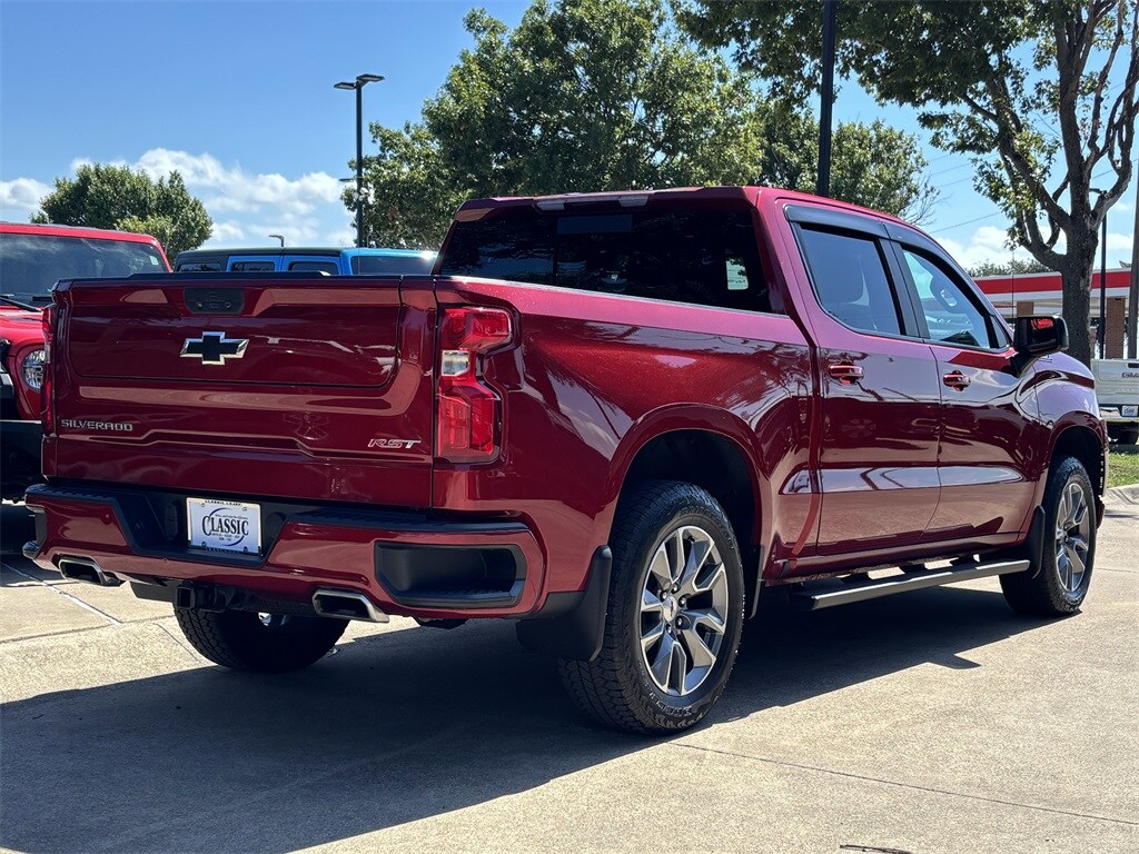 2021 Chevrolet Silverado 1500 RST photo 2