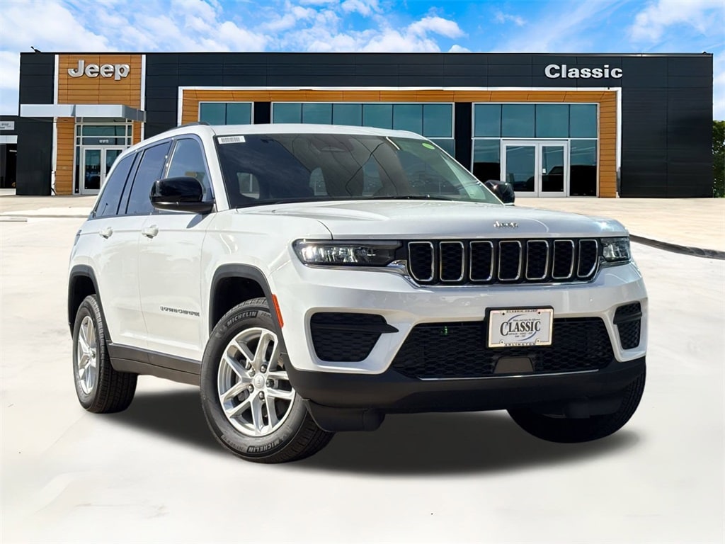 2025 Jeep Grand Cherokee Laredo's photo