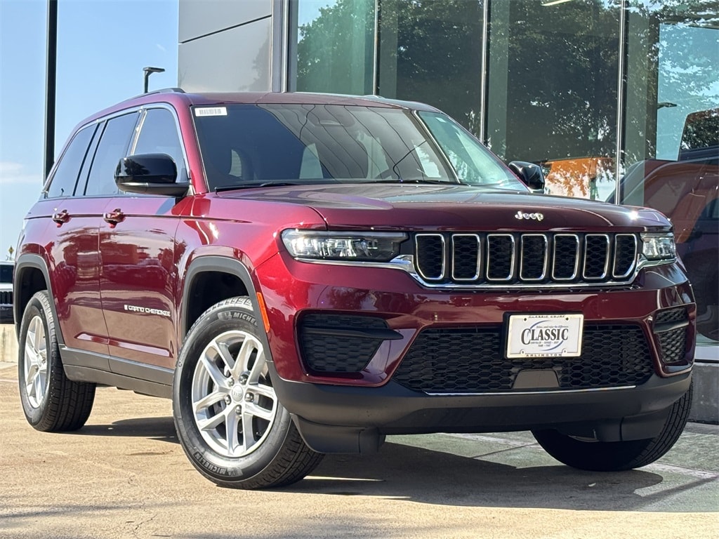 2025 Jeep Grand Cherokee Laredo's photo