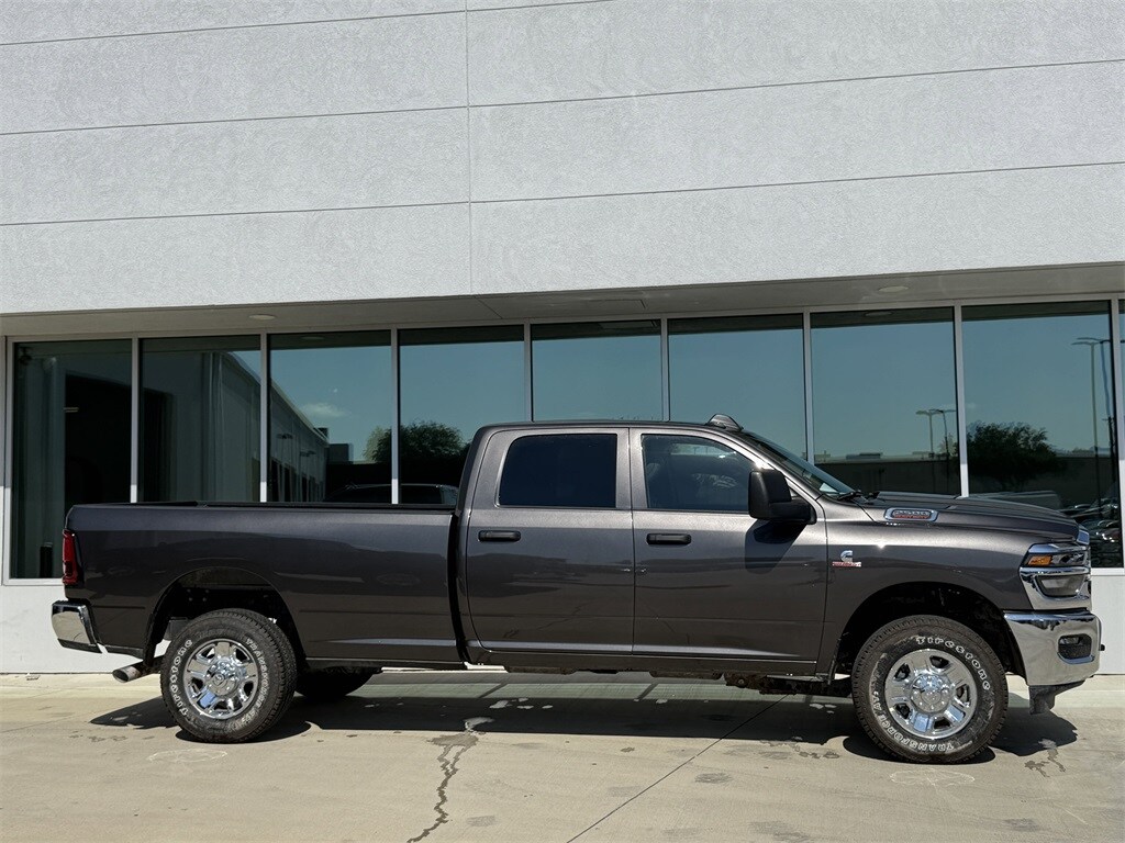 2026 Ram 2500 Tradesman photo 2