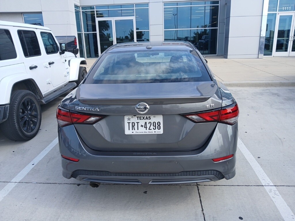 2021 Nissan Sentra SR photo 2