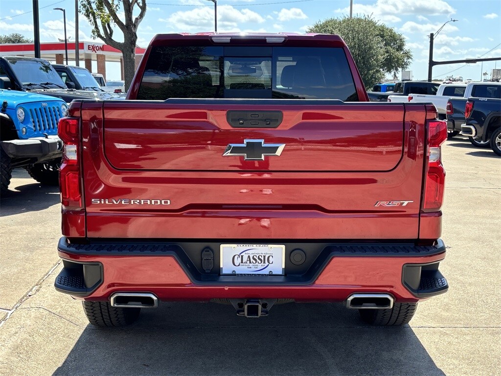 2021 Chevrolet Silverado 1500 RST photo 3
