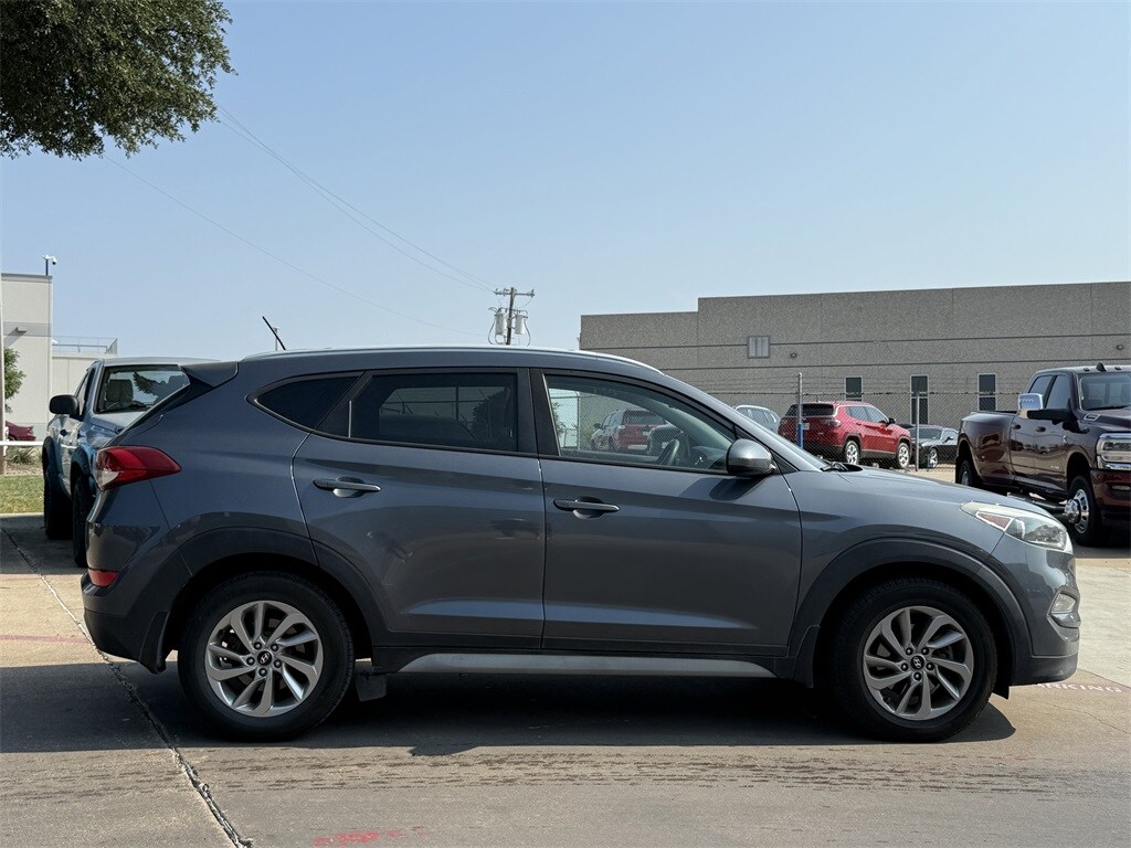 2017 Hyundai Tucson SE photo 3