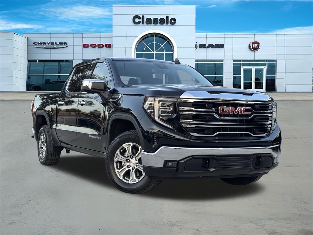 2025 GMC Sierra 1500 SLT's photo