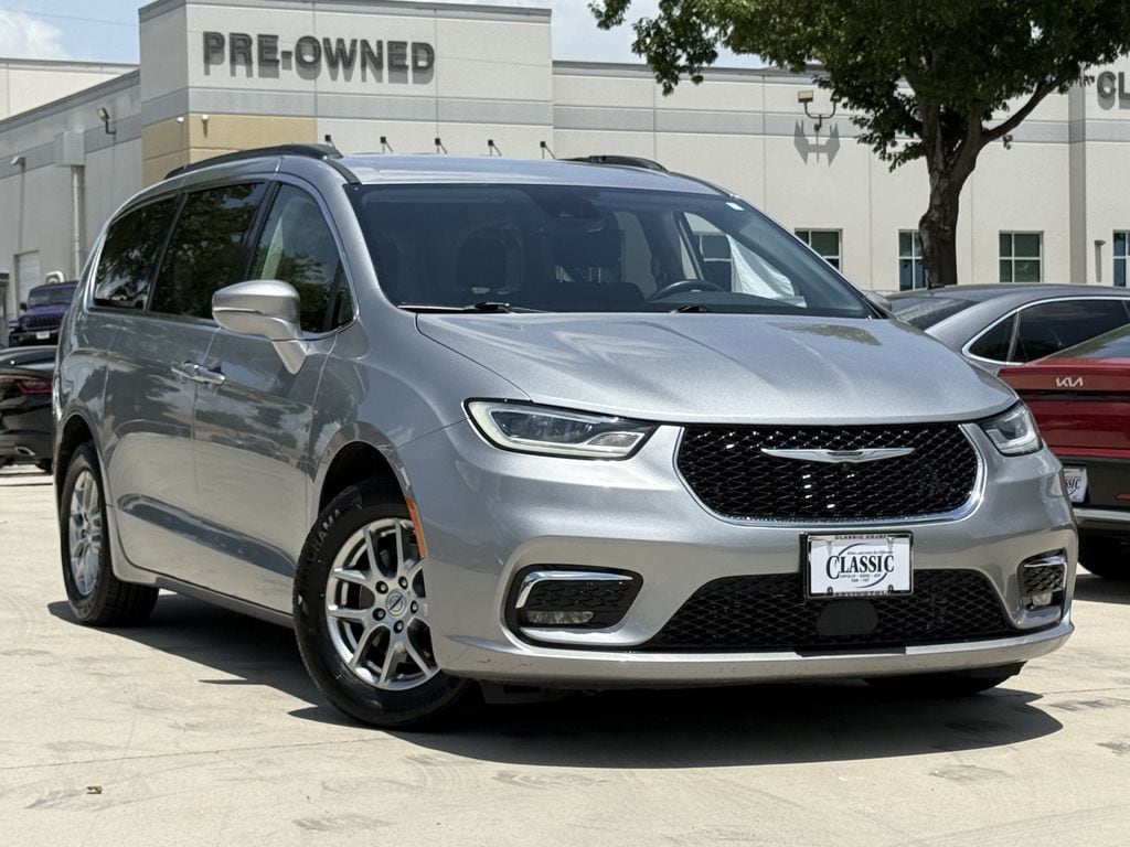 Used 2021 Chrysler Pacifica Touring with VIN 2C4RC1FG8MR545531 for sale in Arlington, TX