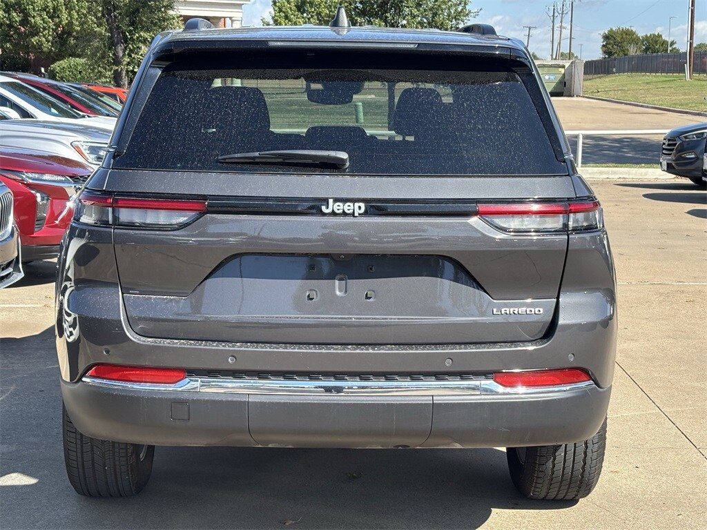 2024 Jeep Grand Cherokee Laredo photo 4