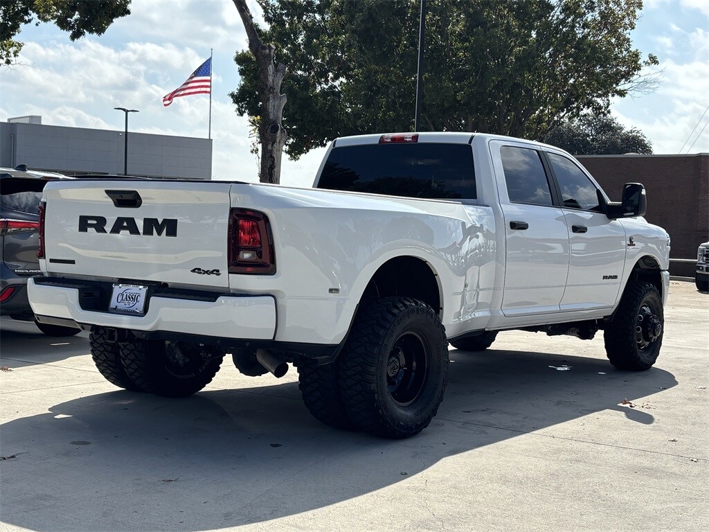 2025 Ram 3500 Big Horn photo 2