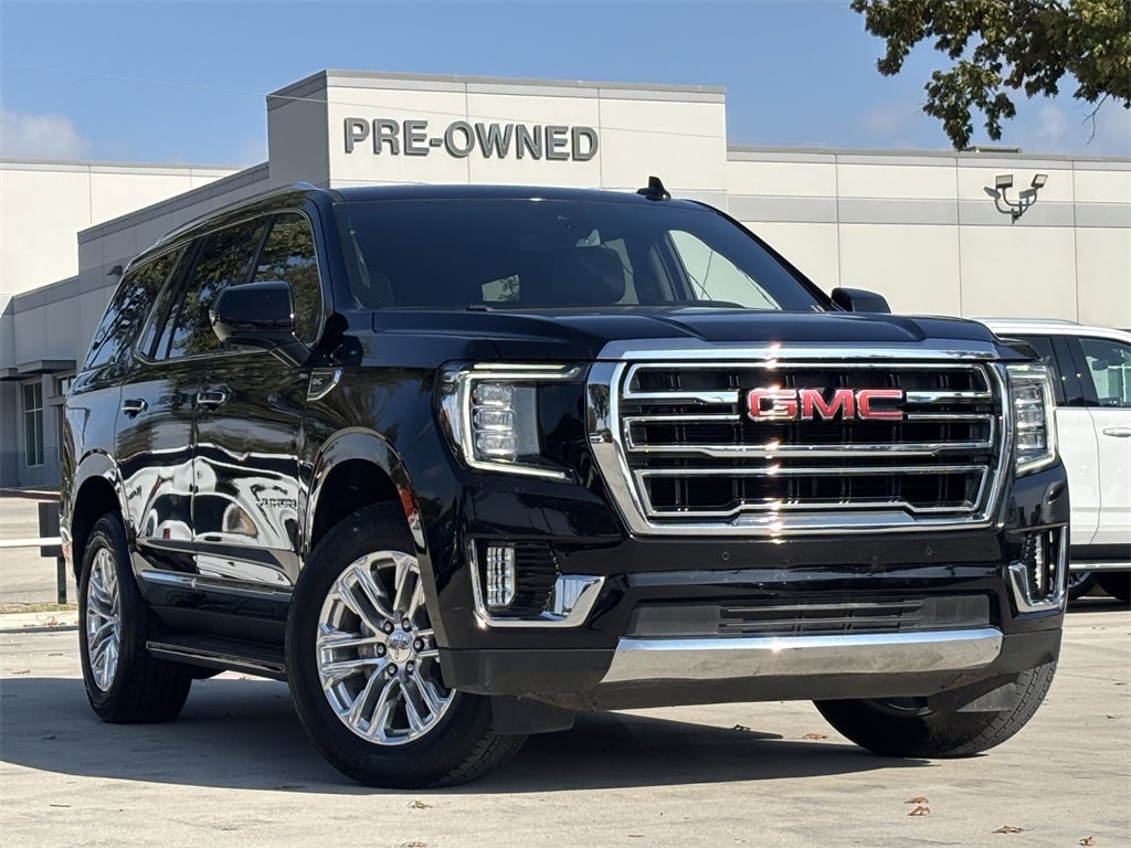 2024 GMC Yukon SLT's photo