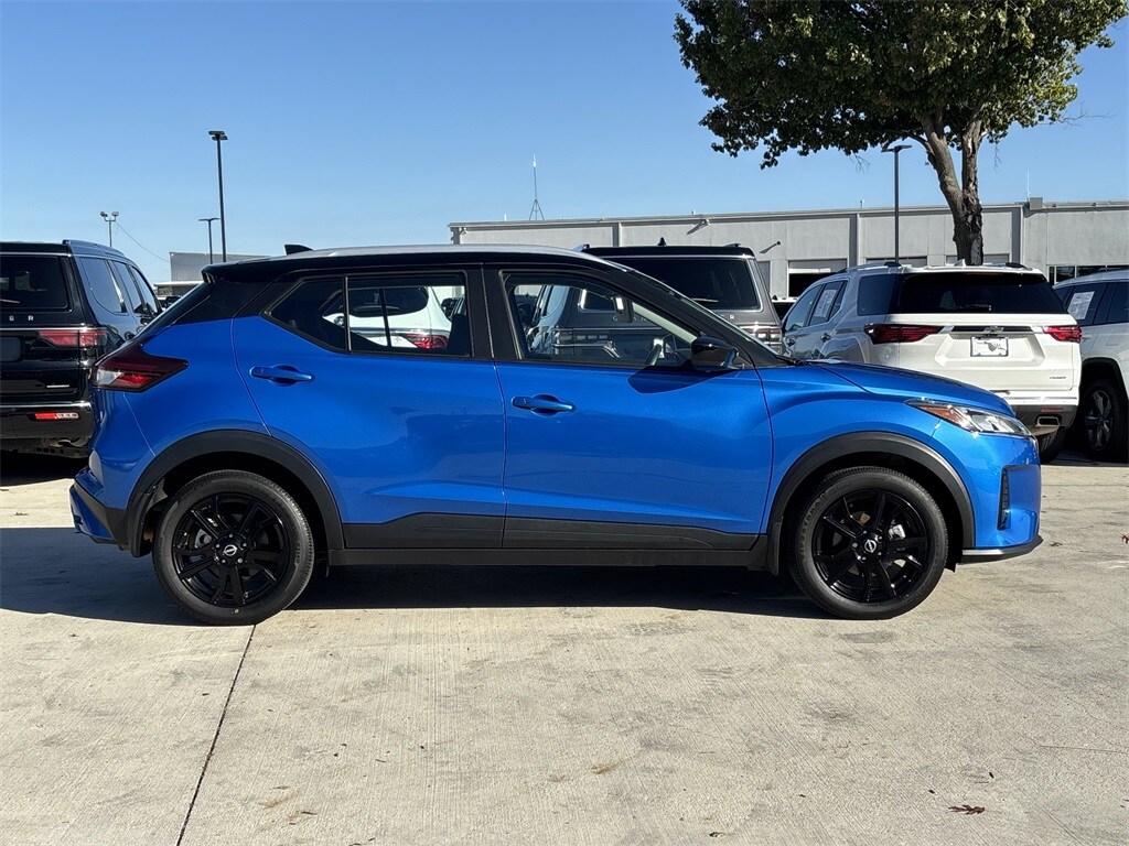 2024 Nissan Kicks SV photo 2