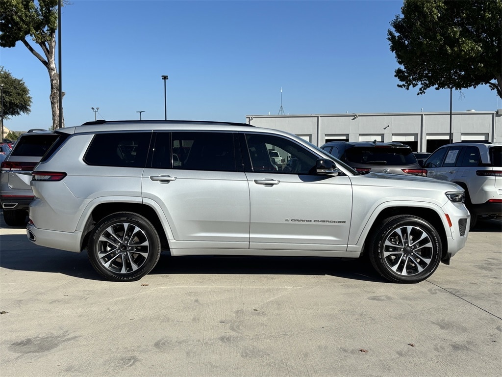 Used 2023 Jeep Grand Cherokee Overland SUV