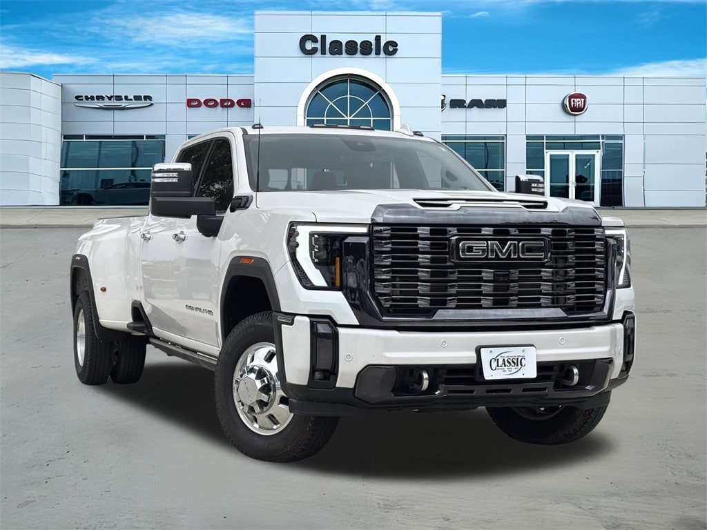 2024 GMC Sierra 3500HD Denali Ultimate's photo