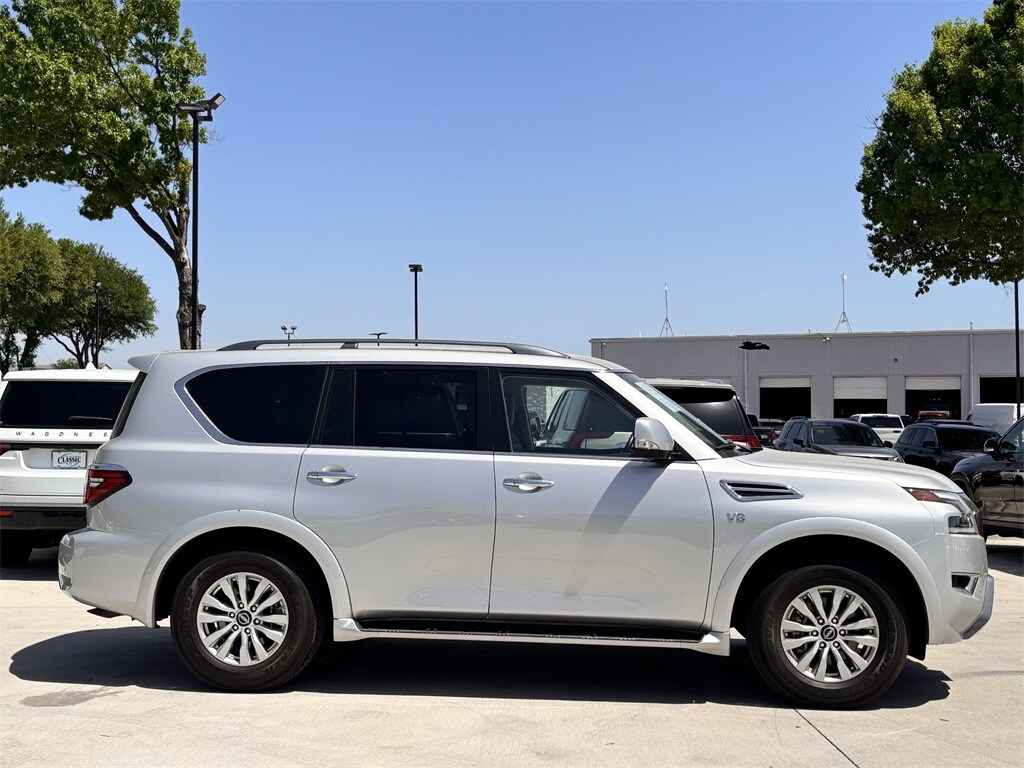 2022 Nissan Armada SV photo 2