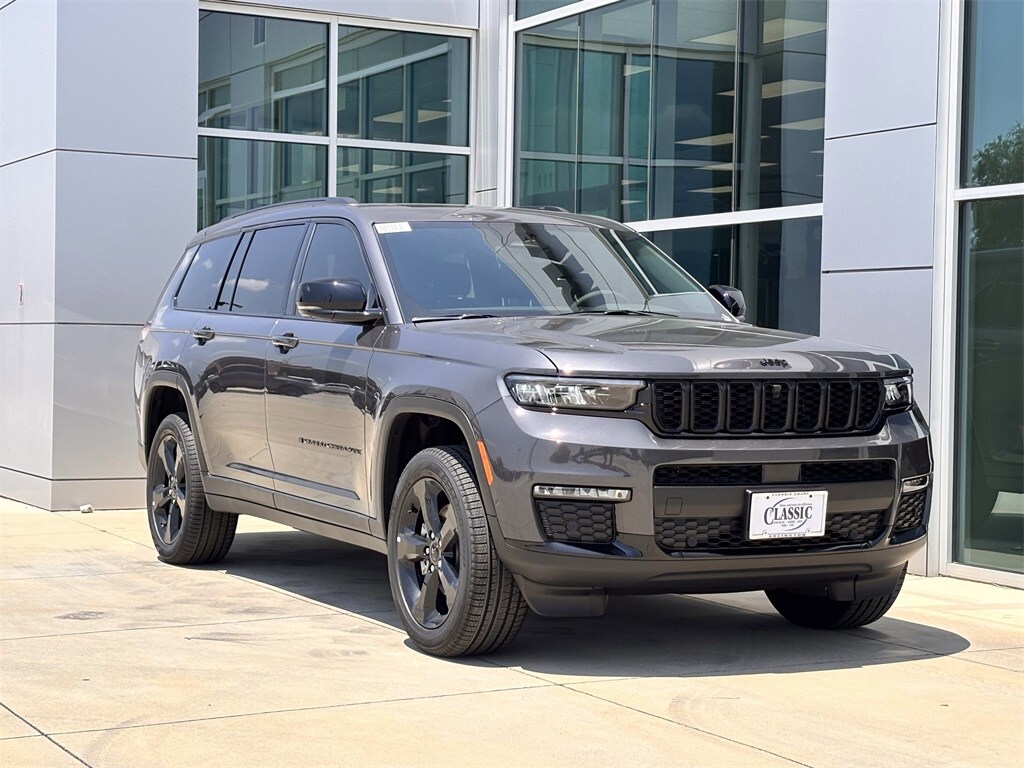 2025 Jeep Grand Cherokee Limited photo 2