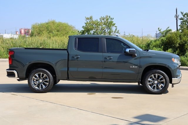 2025 Chevrolet Silverado 1500 LT photo 4