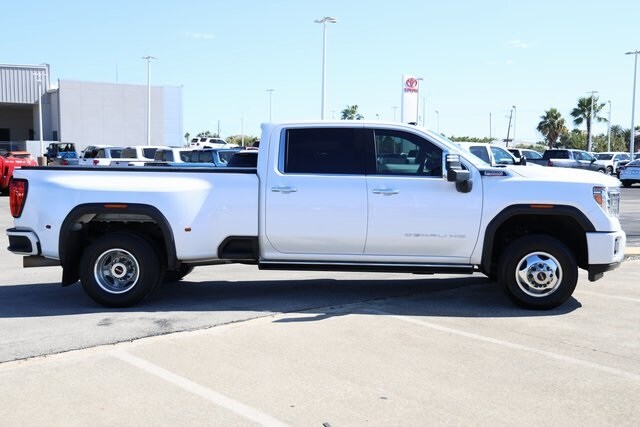 2022 Gmc Sierra 3500 HD Denali photo 2