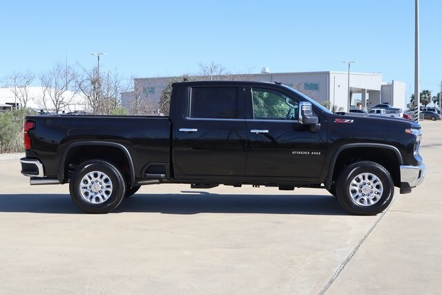 2025 Chevrolet Silverado 2500HD LTZ photo 4