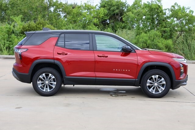 2026 Chevrolet Equinox LT photo 4