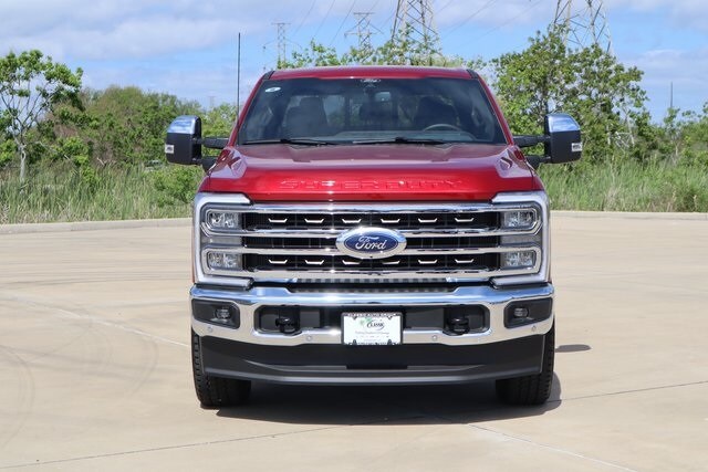 2025 Ford F-250 photo 2