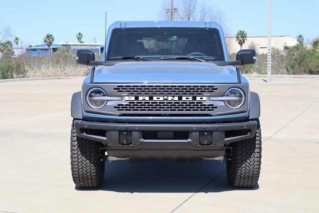 2025 Ford Bronco Badlands photo 2