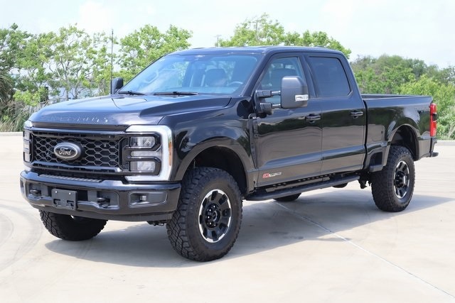 2025 Ford F-250 photo 3