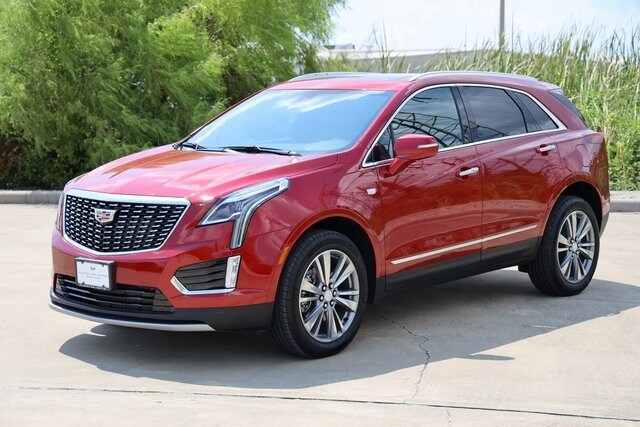 2025 Cadillac XT5 Premium Luxury photo 3