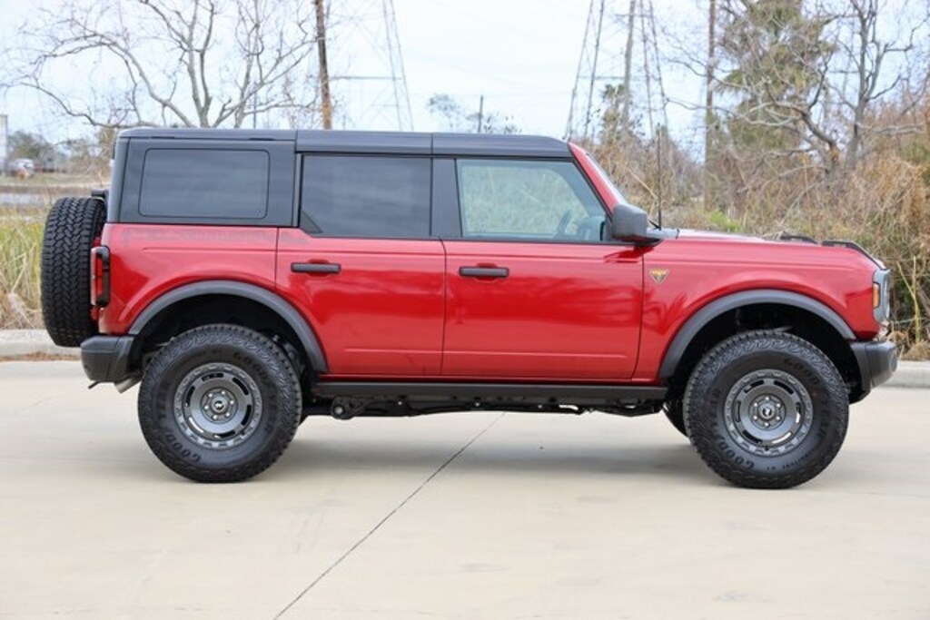 New 2025 Ford Bronco Badlands SUV