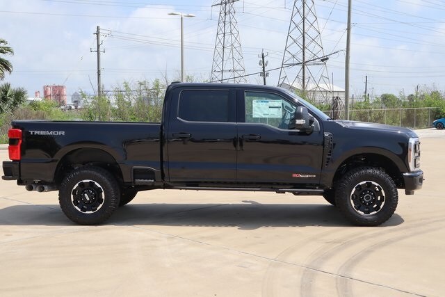 2025 Ford F-250 photo 4