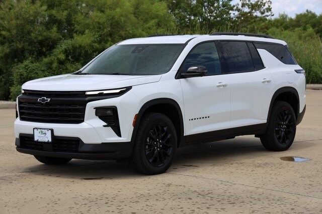 2026 Chevrolet Traverse photo 2