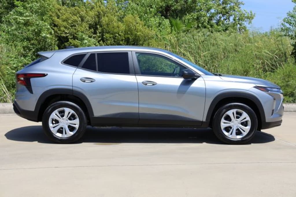 New 2026 Chevrolet Trax LS SUV