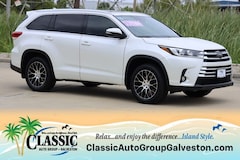 Used 2018 Toyota Highlander Limited Platinum SUV near Friendswood, TX