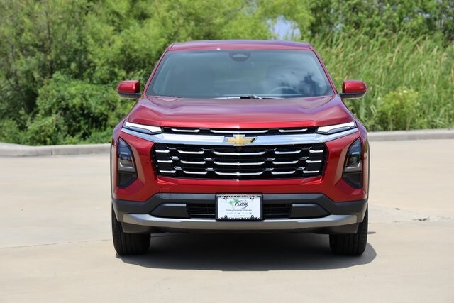 2026 Chevrolet Equinox LT photo 2