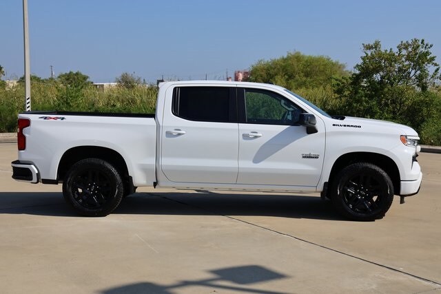 2025 Chevrolet Silverado 1500 RST photo 4
